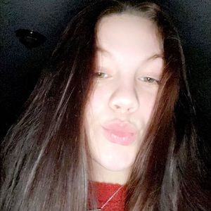 Meet your Posher, Layla